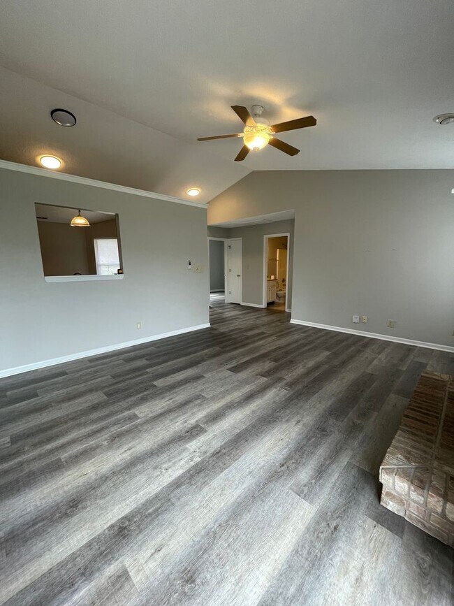 Photo - 3 Bedroom Single Family Home - Burnett Creek School District