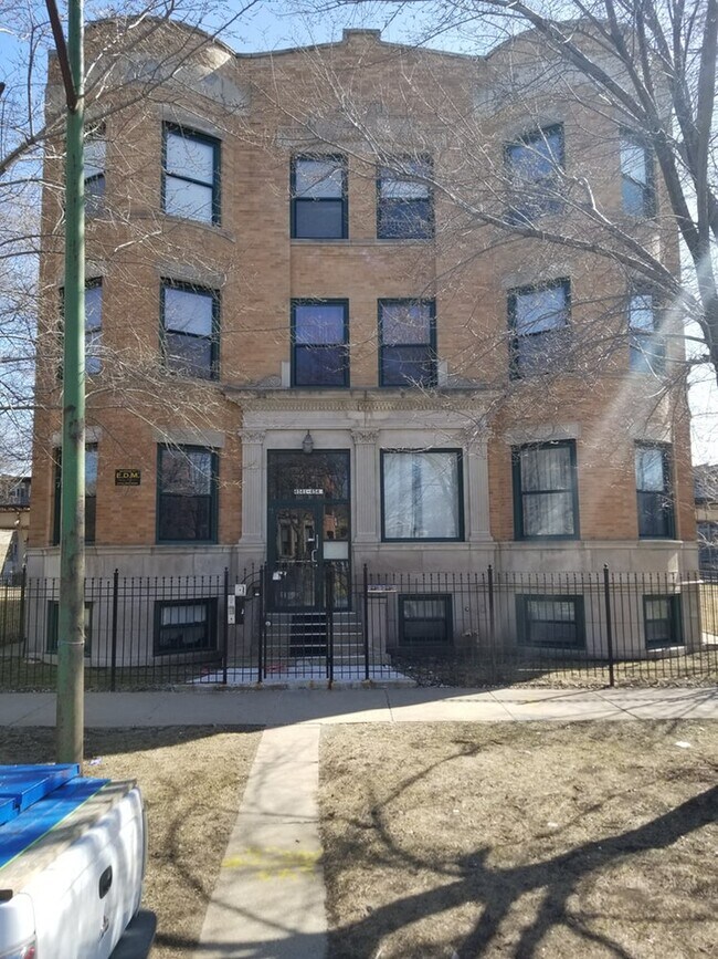 4541 s prairie ave Unidad 3N