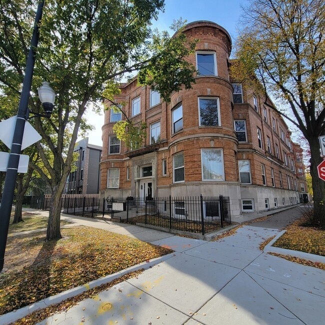 Building Photo - 4600 S Indiana Ave Unit GS Rental