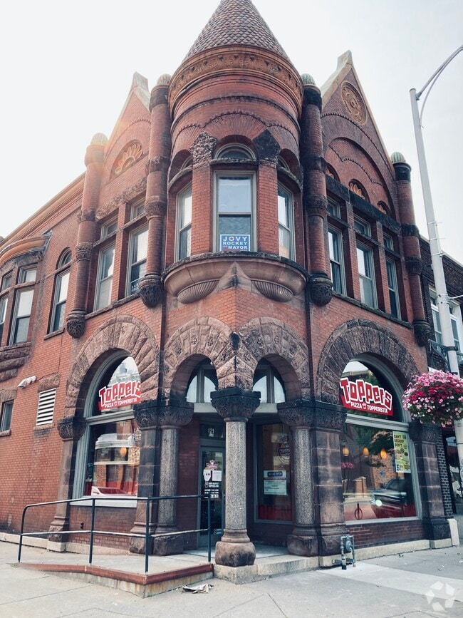 Building Photo - 129 E 3rd St Unit 129 1/2 E 3RD Rental