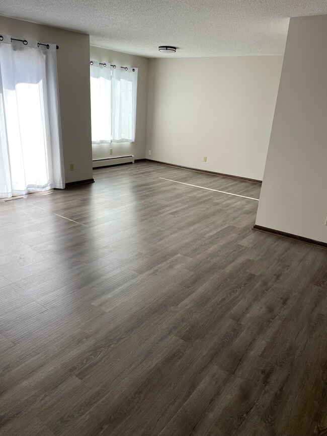 Photo - Falcon View Apartments