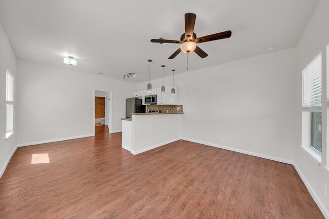 Building Photo - 312 Arlington Ct