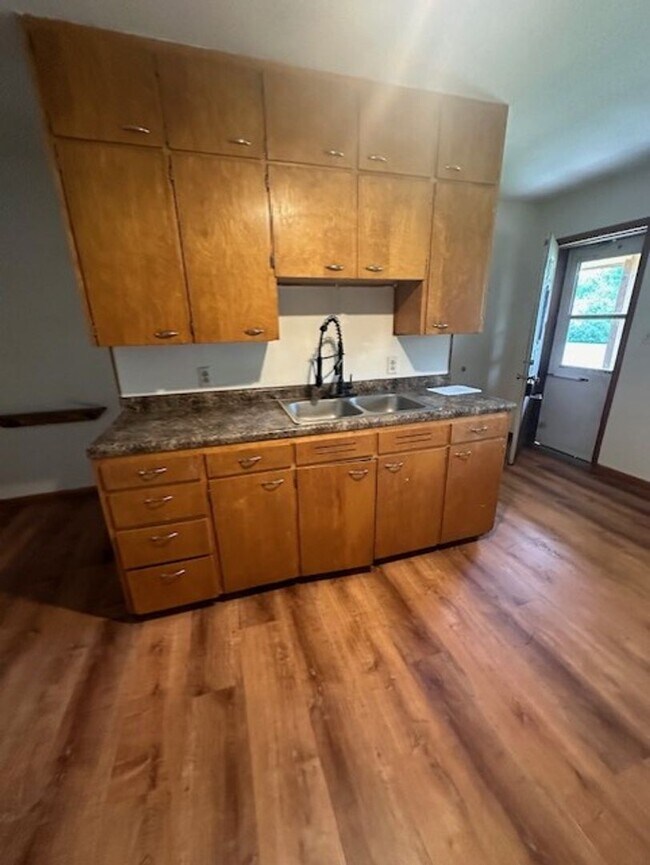 Photo - Staples Duplex 8th St NE - Dreiske Unidad 1519 8th St NE