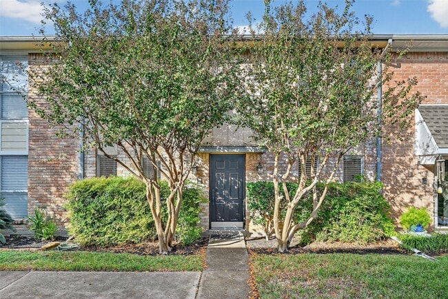 Photo - 14734 Perthshire Rd Unidad D