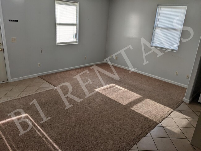 Photo - 210 5th St