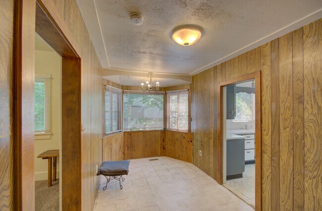 Photo - 2257 S Franklin St