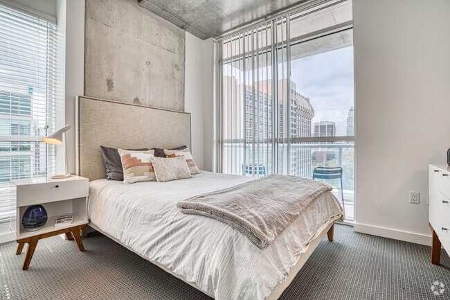 1BR, 1BA - 778SF