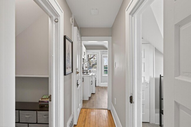 Photo - 3553 Dupont Ave S