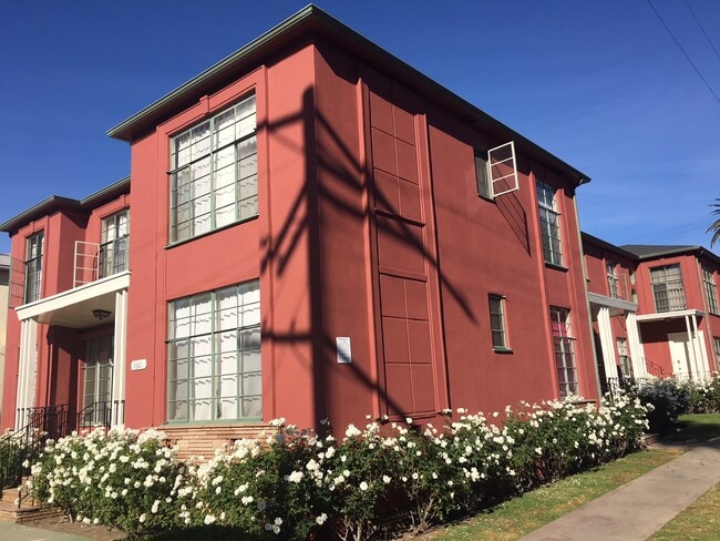 Building Photo - 5301 Russell Ave Unit 1