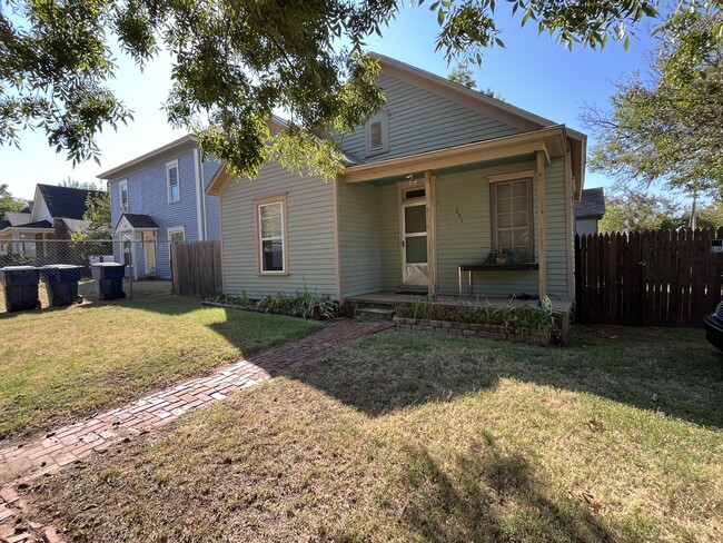Photo - 601 E Springer Ave House