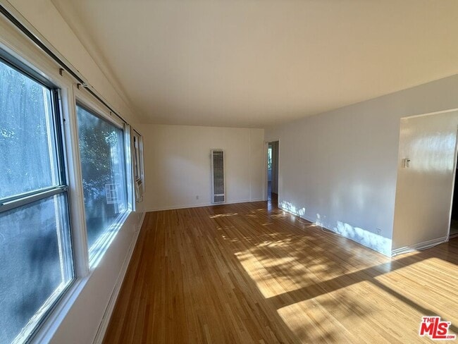 Photo - 14944 Dickens St Unit 3