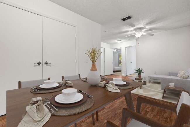 Photo - Regency Palms Apartments