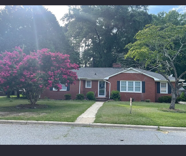 Photo - 1742 Beaumont Dr