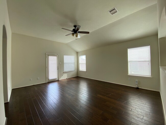Photo - 21419 Colton Cove Dr