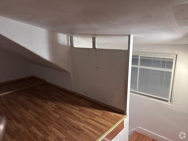 Building Photo - 734 Sims Ave Unit 2 Rental