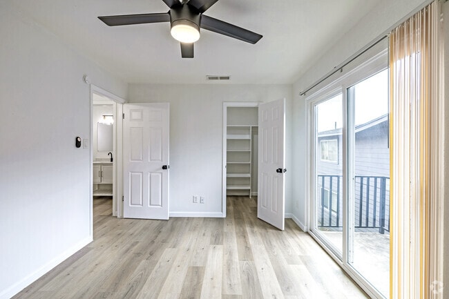 1BR, 1BA - 725SF - Bedroom