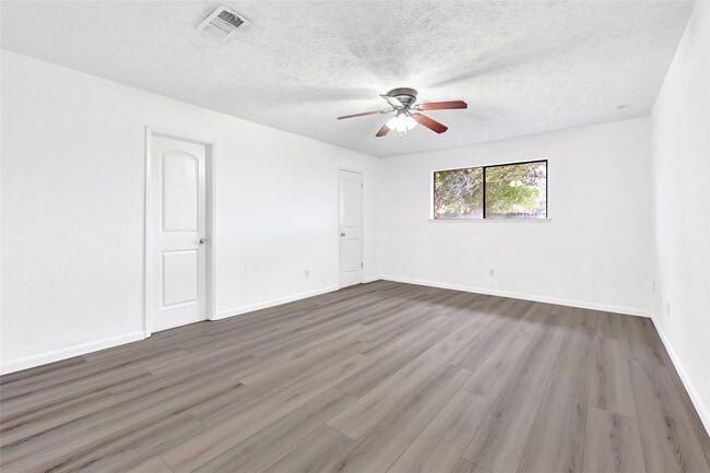 Building Photo - 2730 Mesquite Dr