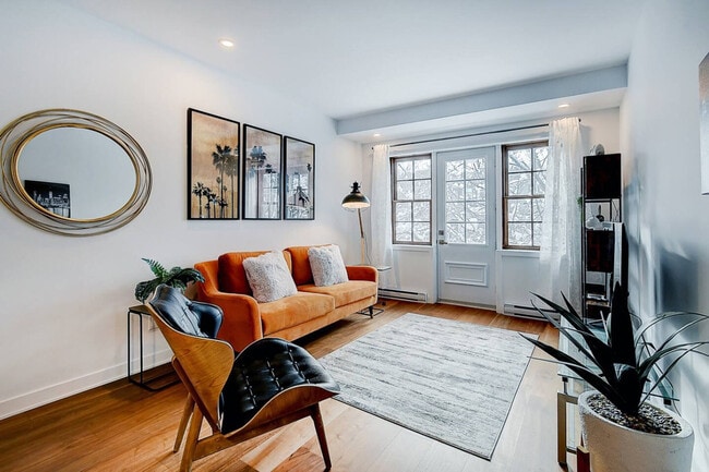 Building Photo - 5169 Rue Jeanne-Mance Unit SI ID1507612P