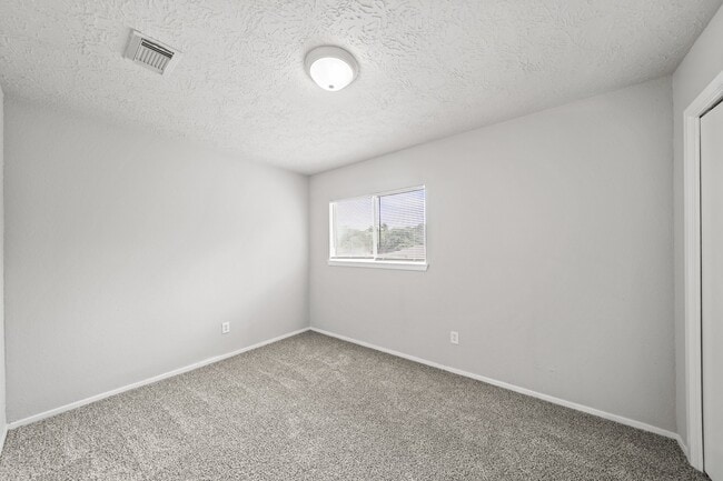 Building Photo - 303 Hearthside Cir Rental