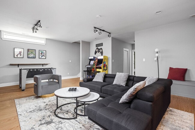 Building Photo - 1616 Pleasant St Unit ID1303778P Rental