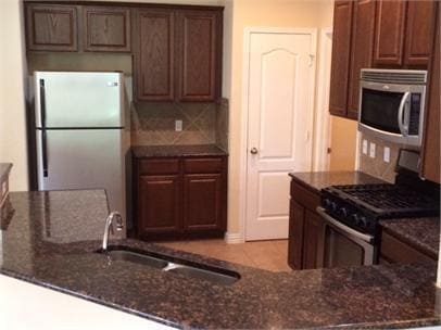 Photo - 1098 Giberson Way