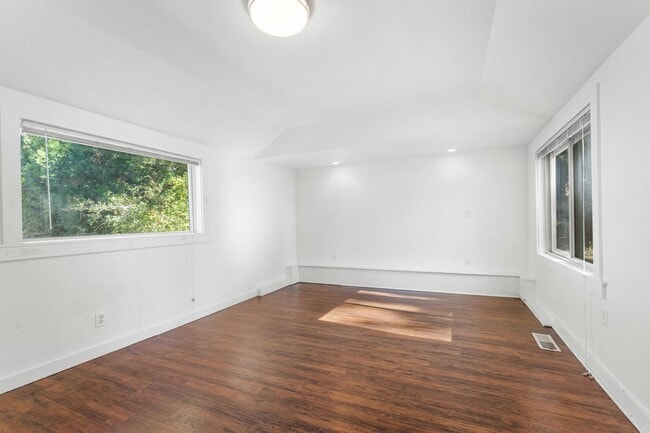 Photo - 405 - BEAVER DUPLEX Unit BEAVER - UPPER