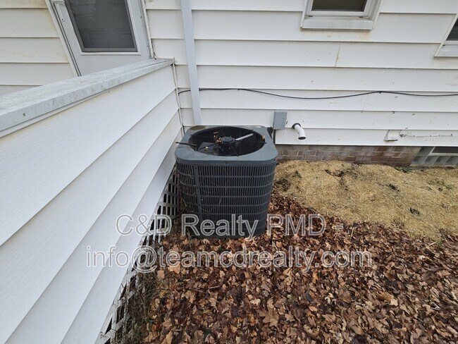 Photo - 9406 McCracken Rd