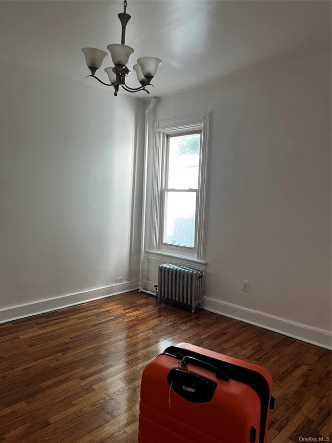 Photo - 847 E 220th St