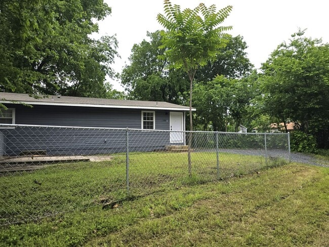 Photo - 202 Marston St Unit B