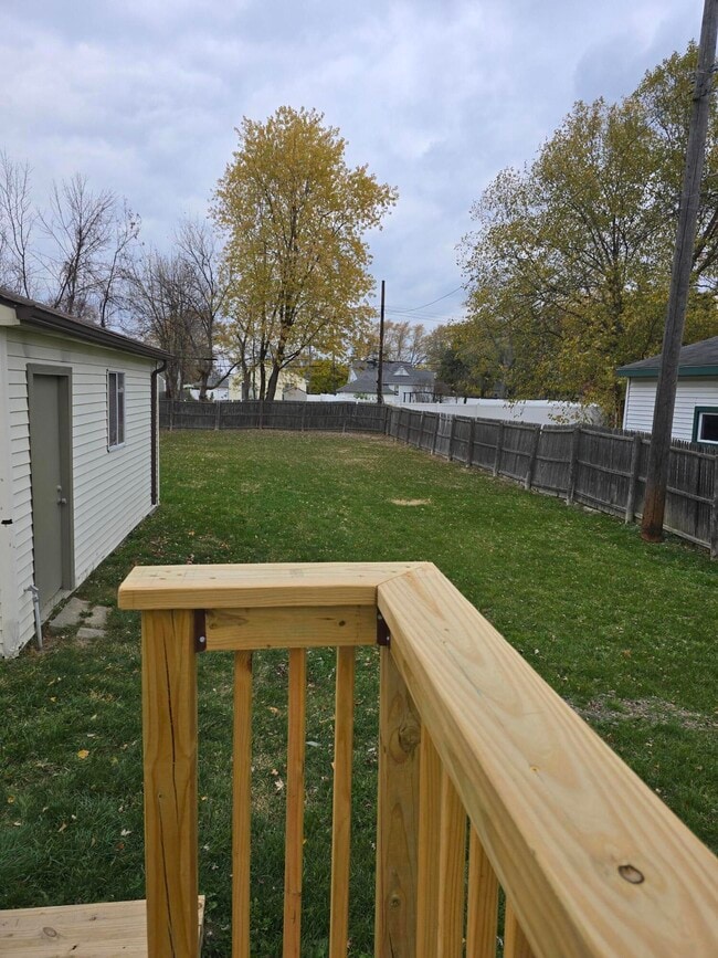 Photo - 11921 Belmont Ave