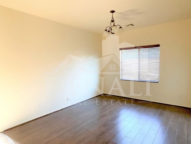 Photo - 144 S 108th Dr