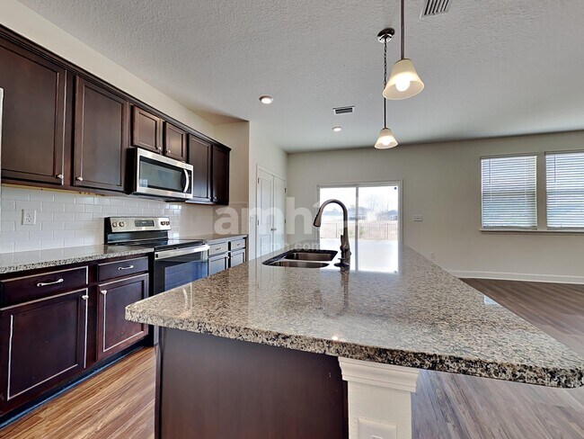 Photo - 1191 Tan Tara Trail