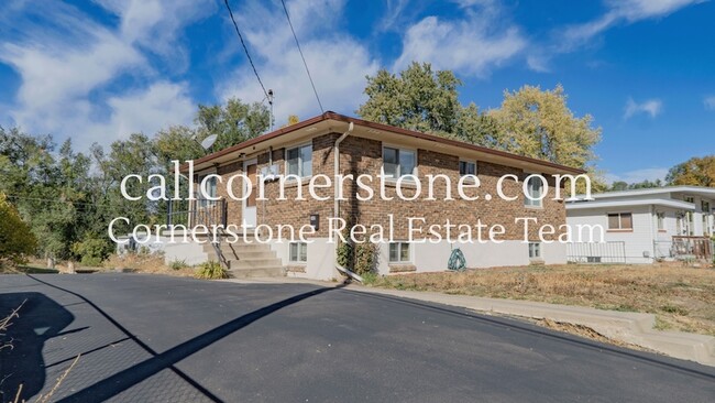 Building Photo - 1410 Custer Ave Rental