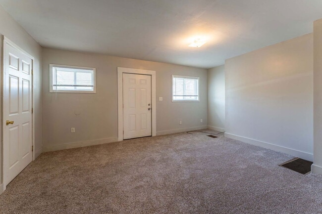 Photo - 1300 N 5th St