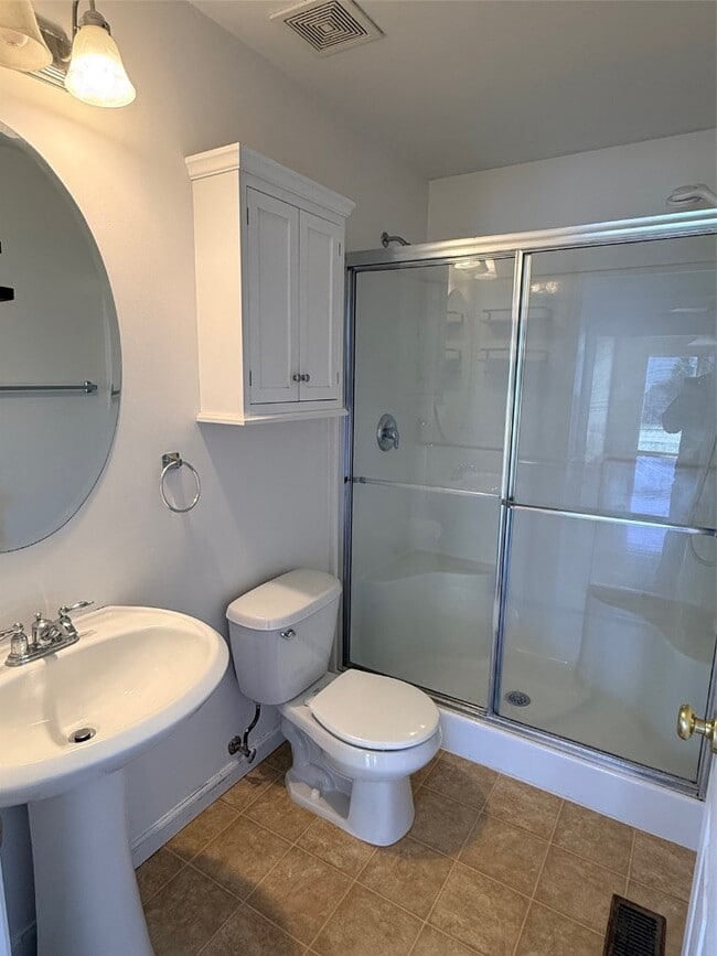 Photo - 213 Countryshire Dr