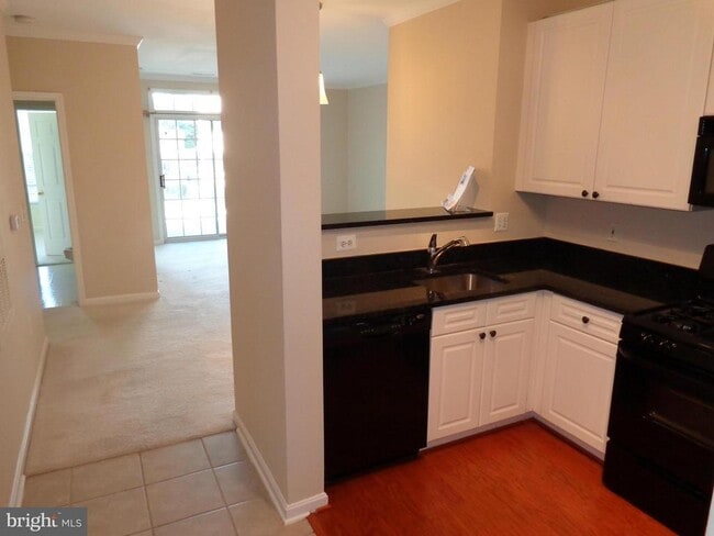 Building Photo - 2700 Bellforest Ct Unit 310