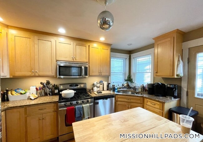 Photo - 23 Iroquois St