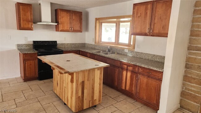 Photo - 4897 W Sawyer Ave