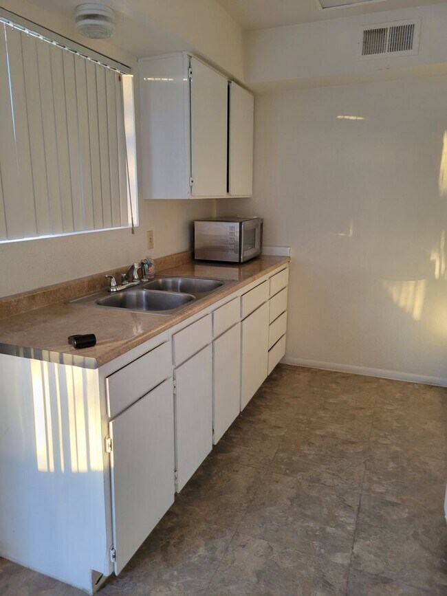 Photo - 3108 Leawood Dr Unit 3108 Leawood B