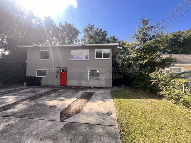 Building Photo - 1110 Poinsettia Ave Unit B