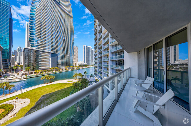 Building Photo - 475 Brickell Ave Unit 712-14 Rental