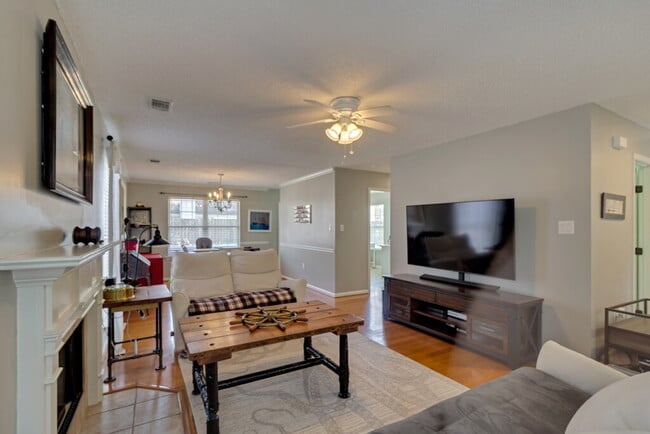 Photo - 231 Parkview Ct