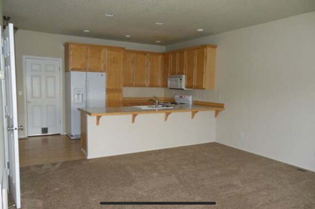 Photo - 3205 NW Foxtail St