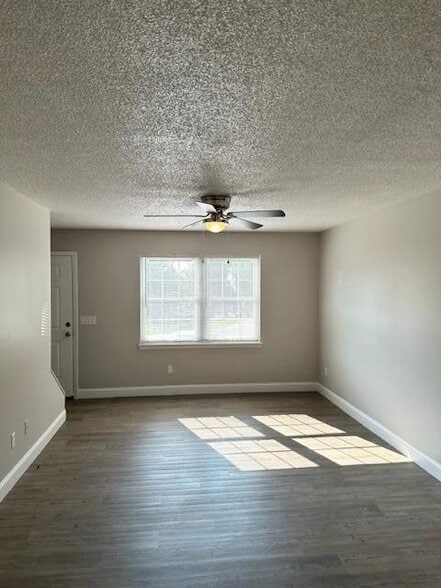 Photo - 4365 Ellis Cir NW