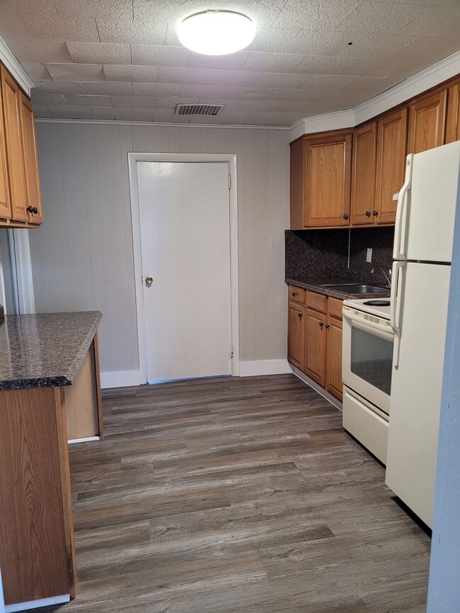 Photo - 127 W Burd St Unit 127 W Burd St
