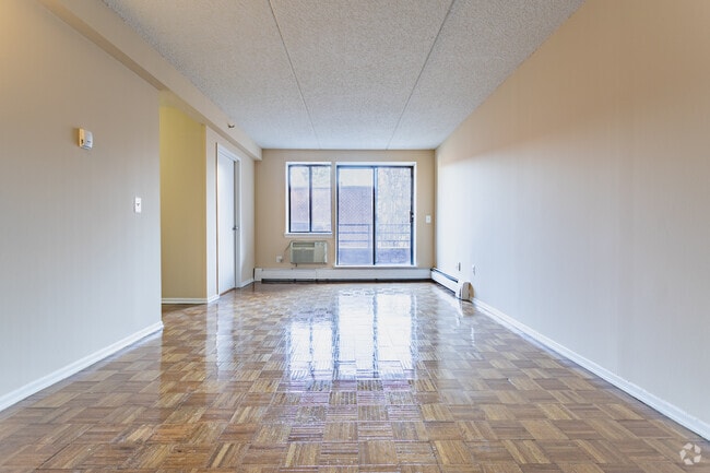 Photo - North Main Towers