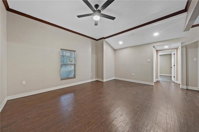 Photo - 1908 Ross Ave