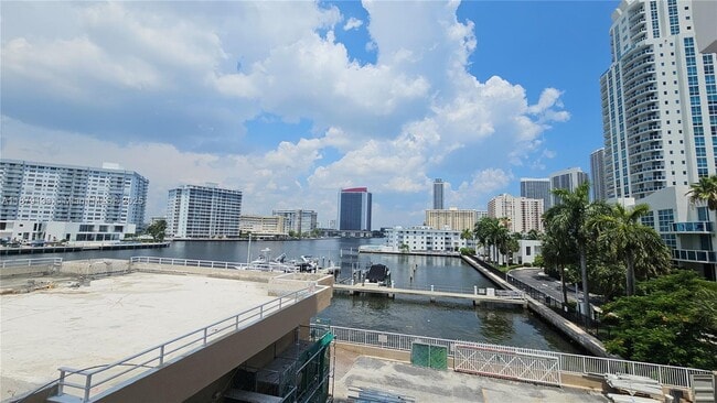 Building Photo - 1965 S Ocean Dr Unit 2S Rental