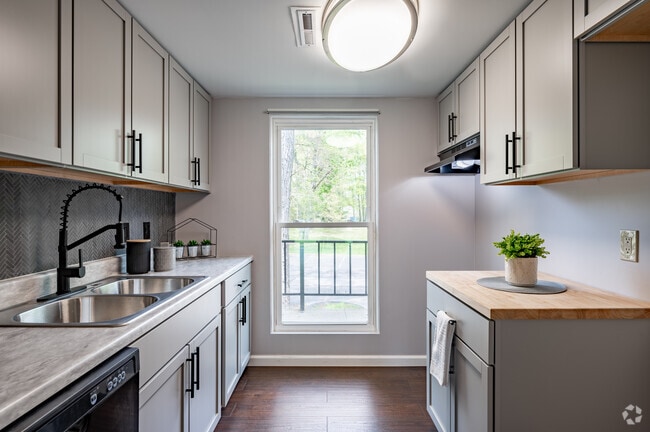 2BD, 1BA - 600-1,100sf