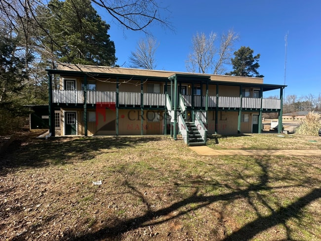 Building Photo - Tour Today! Studio Apartment in East Tyler! 1/2 OFF FIRST FULL MONTHS RENT!!